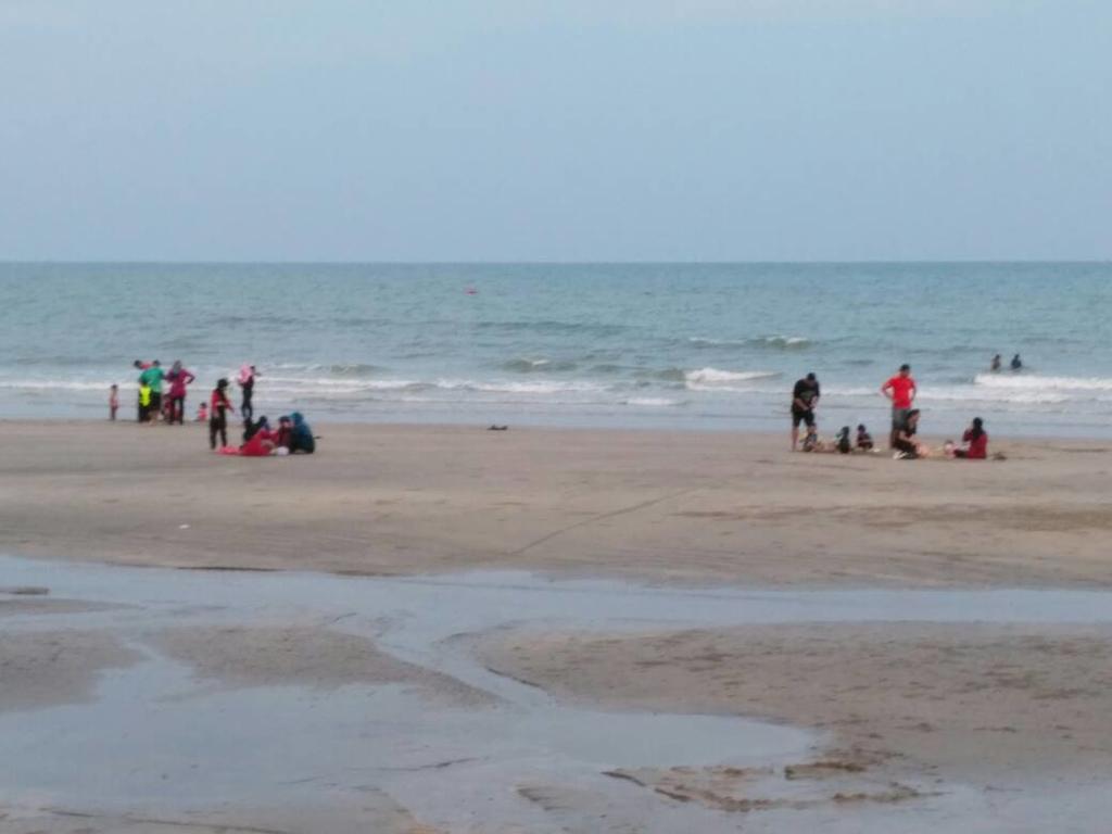 Damai Homestay Pantai Pelindung Kuantan Exterior foto