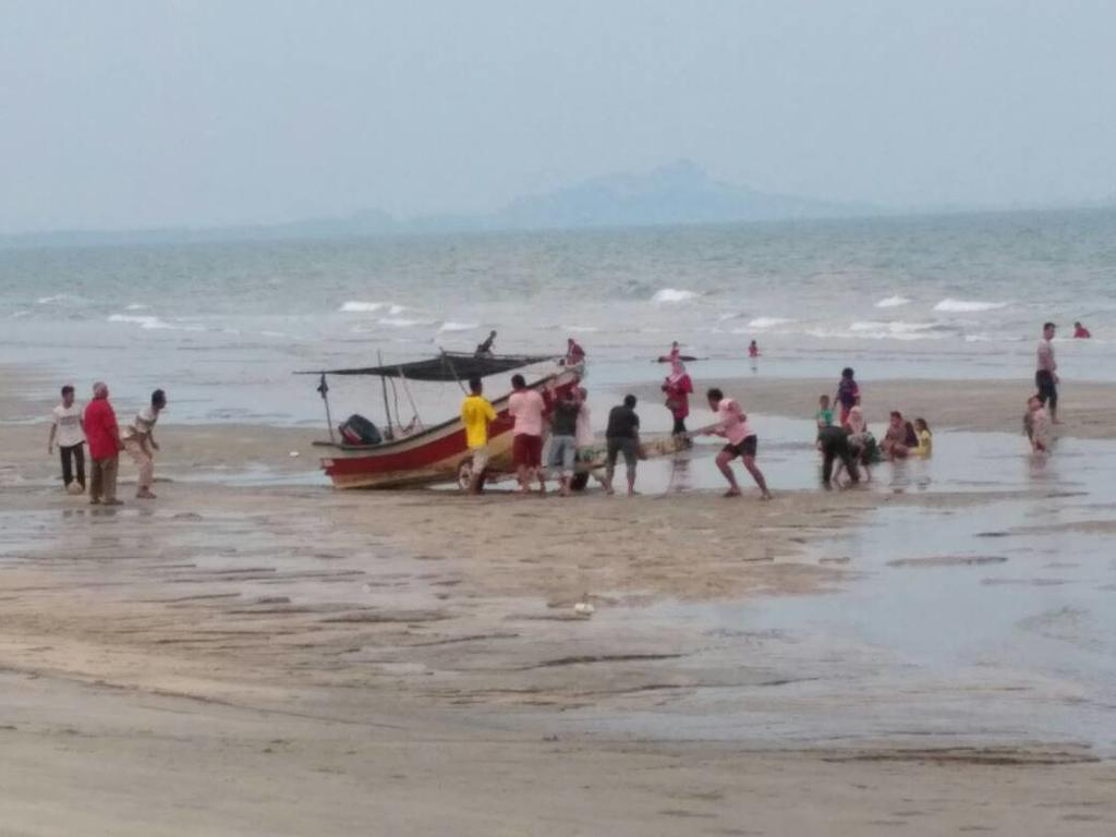 Damai Homestay Pantai Pelindung Kuantan Exterior foto